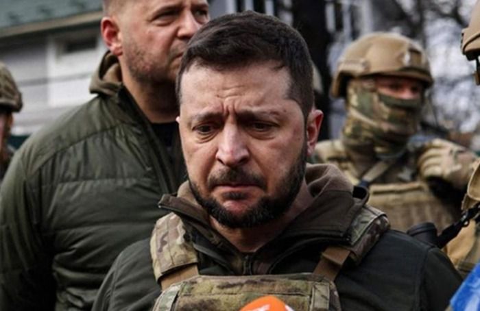Campaña contra Zelenski: ¿el presidente ucraniano pierde todo su apoyo? Las claves de las luchas internas dentro del régimen. Análisis