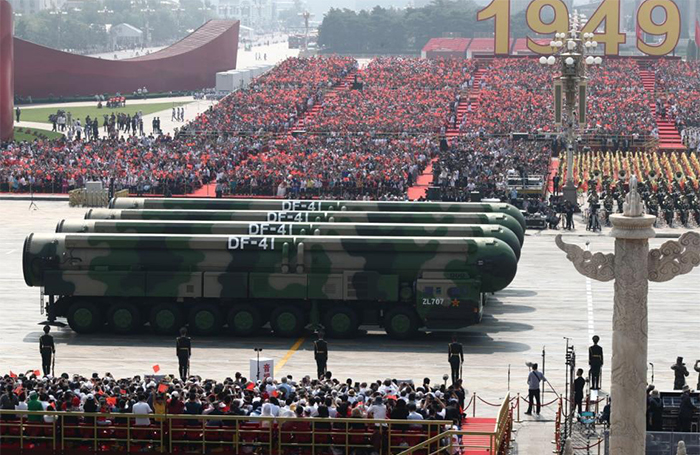 'La mejor defensa es el ataque': las razones detrás del poderío nuclear de China y Corea del Norte