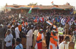 Miles de personas celebran en Níger la retirada de las fuerzas francesas del país